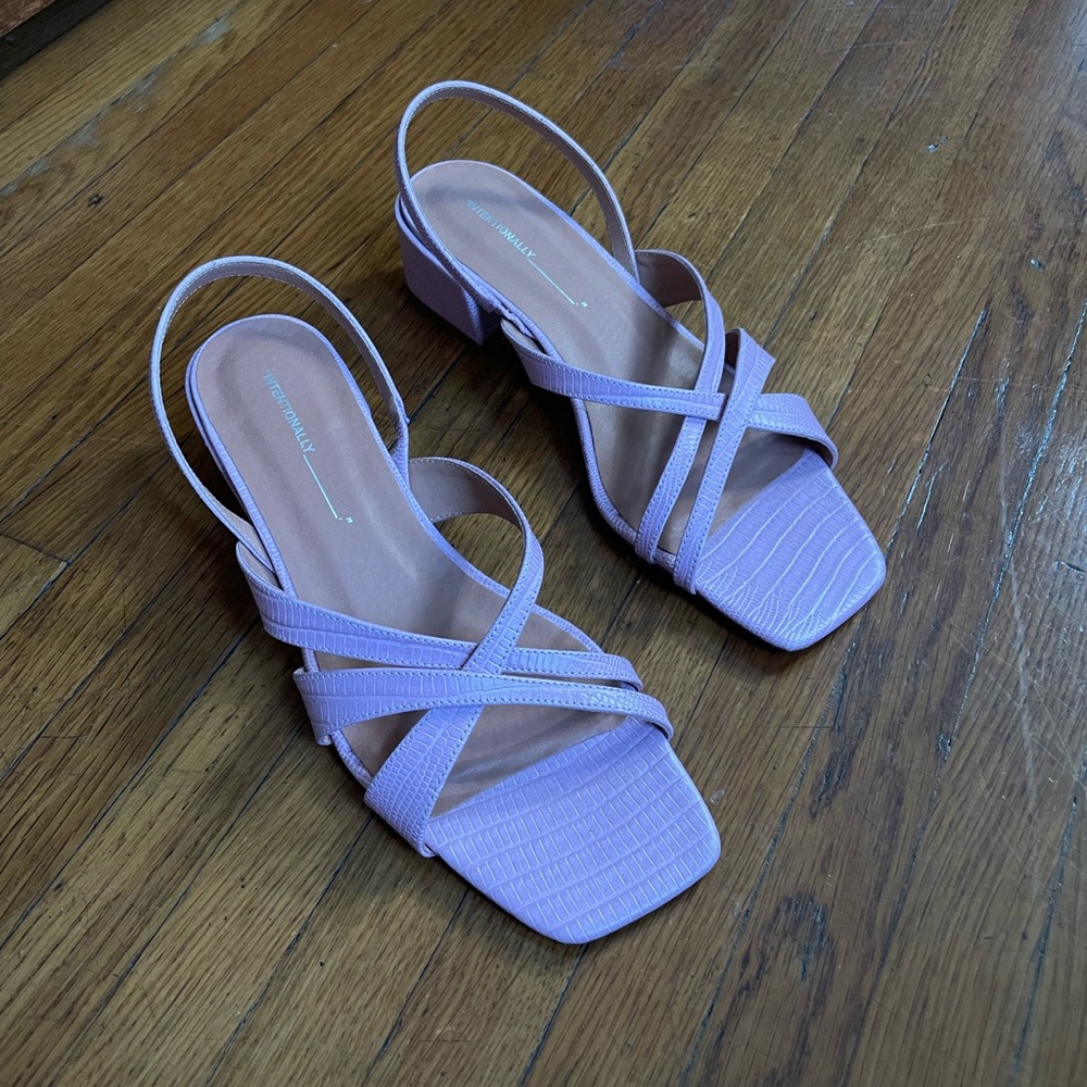 Intentionally Blank Block Heel Sandals - Picture 2 of 5